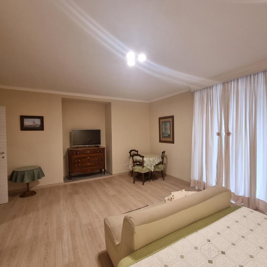 Toledo'S Rambla Casa Vacanze เนเปิลส์ ภายนอก รูปภาพ