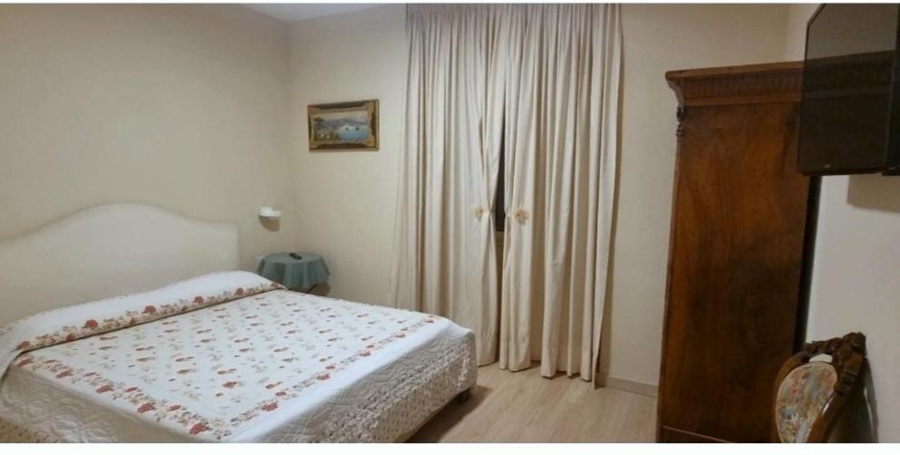 Toledo'S Rambla Casa Vacanze เนเปิลส์ ภายนอก รูปภาพ